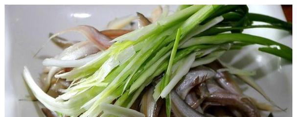 凤尾鱼仔的快速生长之道（科学饲养与合理饮食方案助力凤尾鱼仔健康成长）