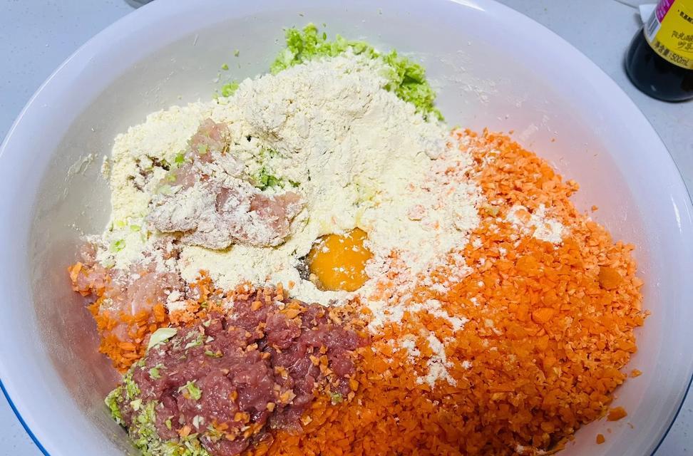 比熊狗何时可以以米饭为主食？（探究比熊狗从幼年到成年阶段逐渐过渡到米饭饮食的最佳时间）
